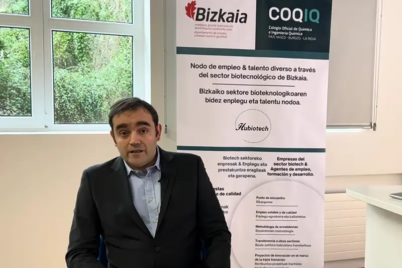 Antonio Laso, decano del Colegio Oficial de Química e Ingeniería Química (COQIQ), presenta el Hubiotech