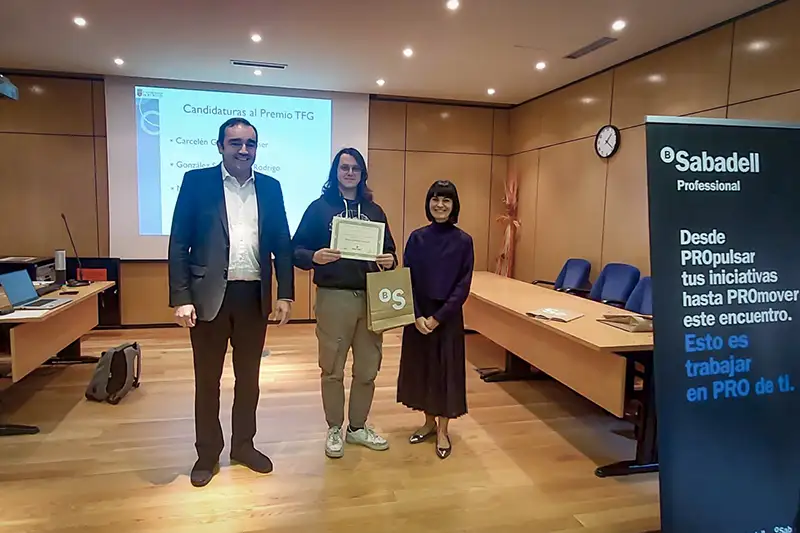 Acto de entrega de los Premios COQIQ al mejor TFG 2024 en la Universidad de Burgos