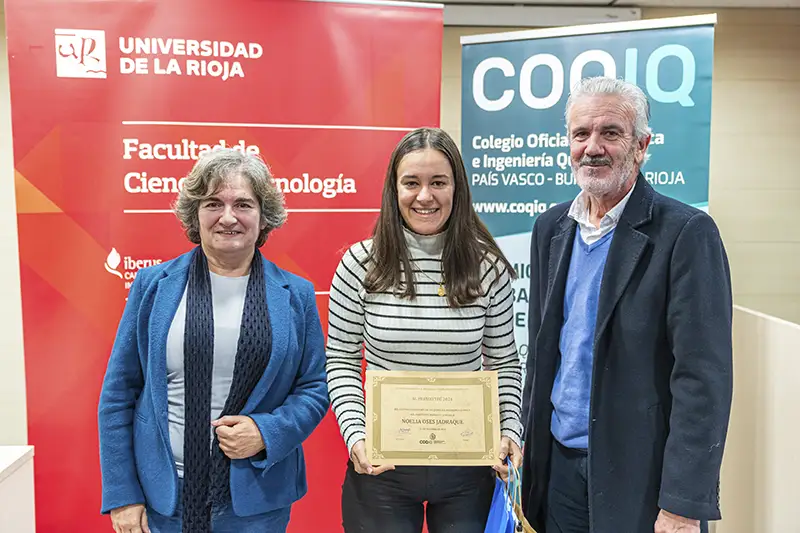 Acto de entrega de los Premios COQIQ al mejor TFG de 2024 en la Facultad de Ciencia y Tecnología de la Universidad de La Rioja