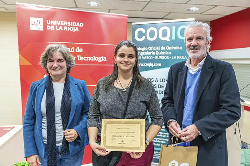 Acto de entrega de los Premios COQIQ al mejor TFG de 2024 en la Facultad de Ciencia y Tecnología de la Universidad de La Rioja