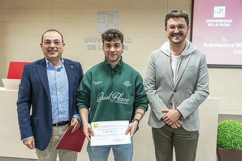 Acto de entrega de los Premios COQIQ al mejor TFG de 2024 en la Facultad de Ciencia y Tecnología de la Universidad de La Rioja