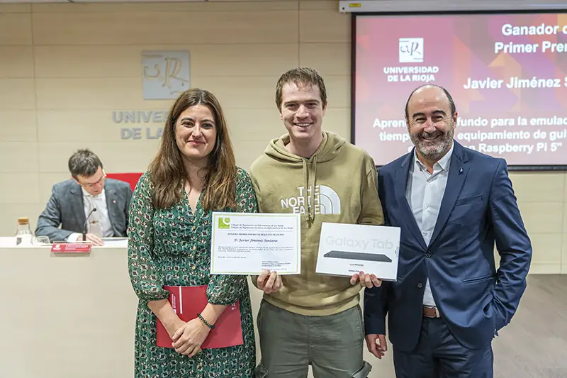 Acto de entrega de los Premios COQIQ al mejor TFG de 2024 en la Facultad de Ciencia y Tecnología de la Universidad de La Rioja