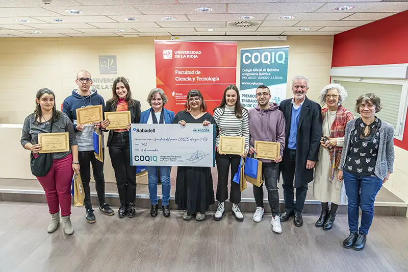 Acto de entrega de los Premios COQIQ al mejor TFG de 2024 en la Facultad de Ciencia y Tecnología de la Universidad de La Rioja