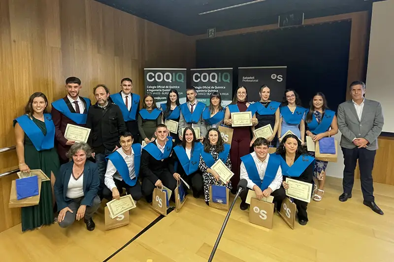 Entrega de Premios COQIQ al mejor TFG 2024 en la Facultad de Química de Gipuzkoa