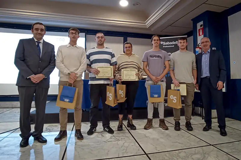 Acto de entrega de los Premios COQIQ al mejor Trabajo de Fin de Grado - TF presentado en 2024 en la Universidad del País Vasco (UPV/EHU)